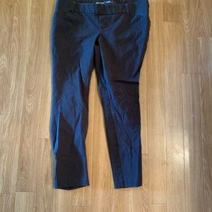 Gray maternity pixie pants size 6